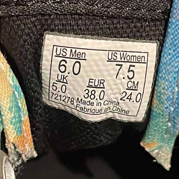 Vans X Nintendo Super Mario Bros Game Over Authentic Sneaker Shoes W7.5 M6 - Picture 2 of 12